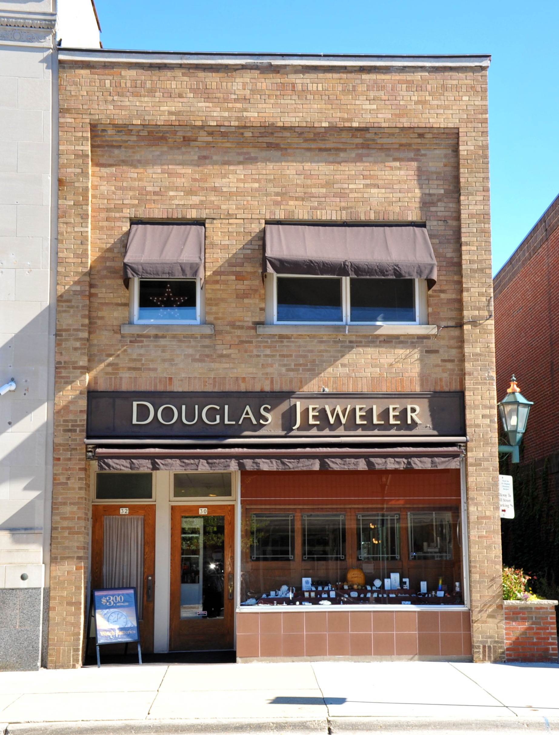 Exterior photo of Douglas Jeweler